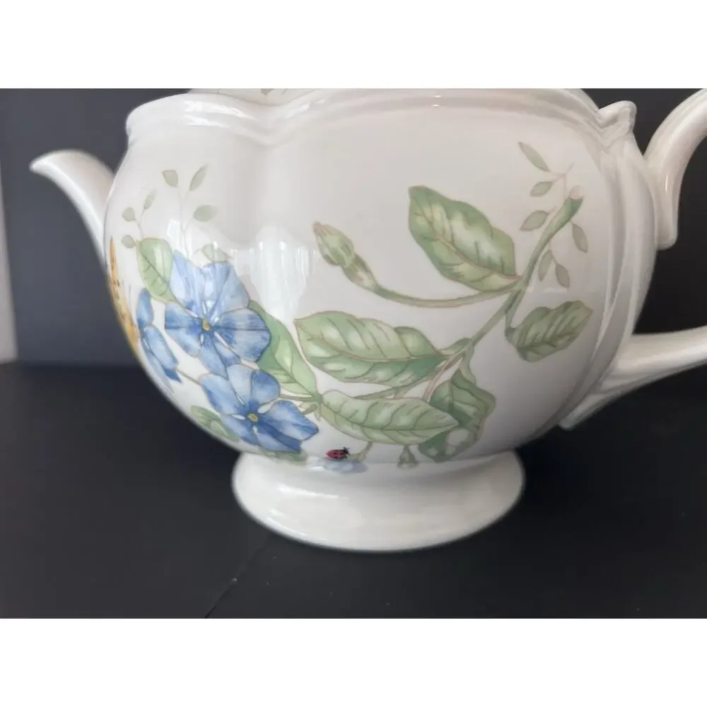 Lenox Butterfly Meadow Teapot with lid Louise De Luyer Blue Flowers Excellent